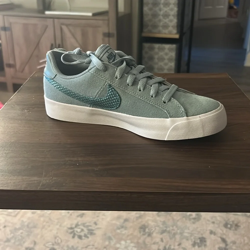 Women's Nike Sneakers - Picture 7 of 10